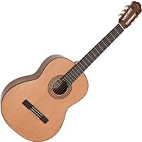 Read more about the article Deluxe Classical Guitar by Gear4music